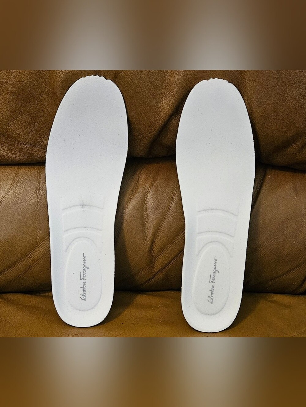 Women's Salvatore Ferragamo White Leather Silver Glitter Size 8.5 - Picture 14 of 16